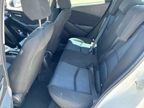 Used 2019 Toyota Yaris LE FWD image 6