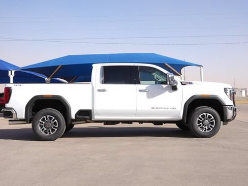 New 2026 GMC Sierra 2500 SLT AWD/4WD image 3