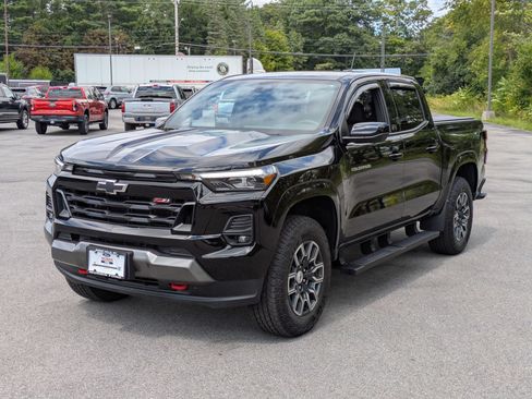 Used 2024 Chevrolet Colorado Z71 w/ Z71 Convenience Package 2 AWD/4WD image 5