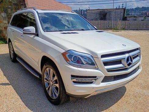 Used 2015 Mercedes-Benz GL 450 4MATIC image 2