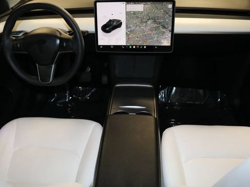 Used 2023 Tesla Model Y Long Range AWD/4WD image 16