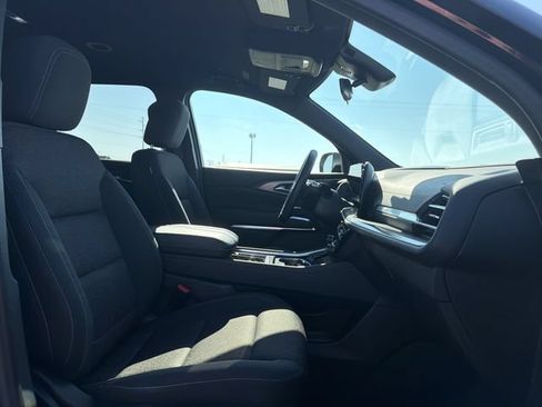 Used 2024 Chevrolet Traverse LT FWD image 18