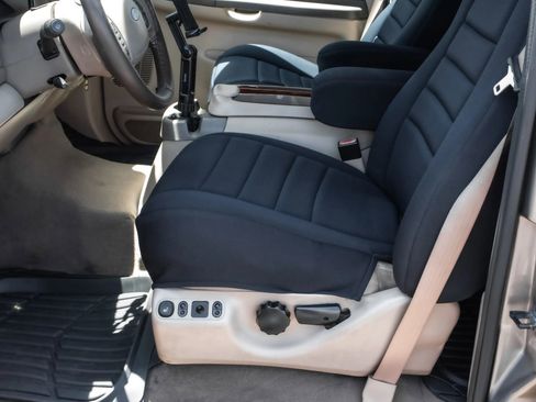 Used 2004 Ford Excursion Limited image 10