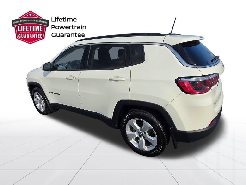 Used 2018 Jeep Compass Latitude FWD image 3