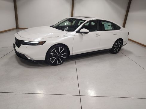 New 2026 Honda Accord Touring image 4