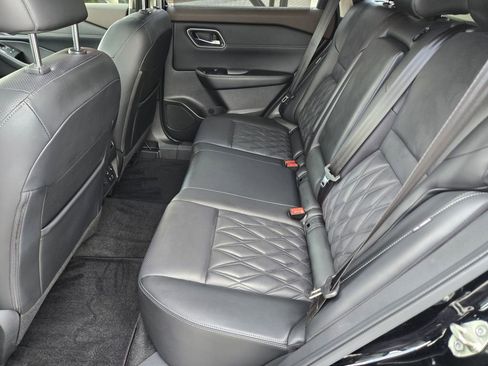 Used 2023 Nissan Rogue Platinum w/ Platinum Premium Package FWD image 18