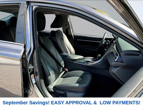 Used 2018 Toyota Camry SE FWD image 26