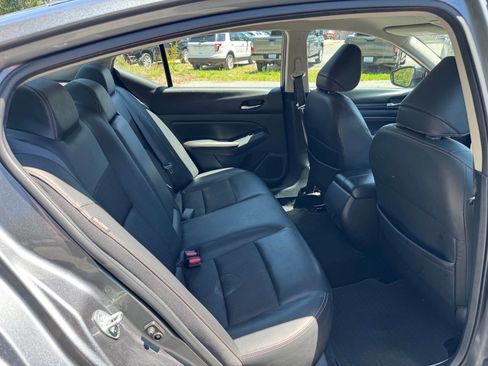 Used 2019 Nissan Altima 2.5 SR FWD image 13