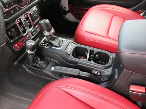 Used 2024 Jeep Wrangler Unlimited Rubicon 392 AWD/4WD image 23