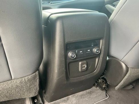 Used 2020 Buick Enclave Essence AWD/4WD image 33