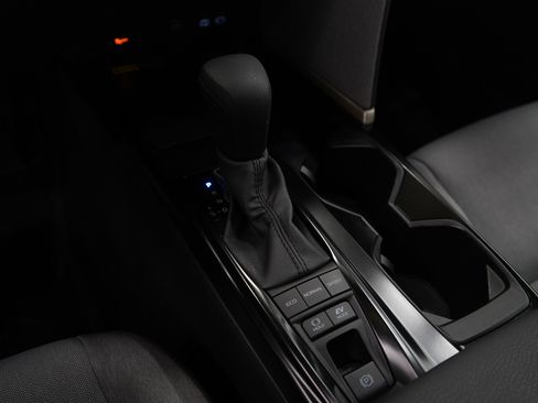 Used 2025 Toyota Camry LE image 18