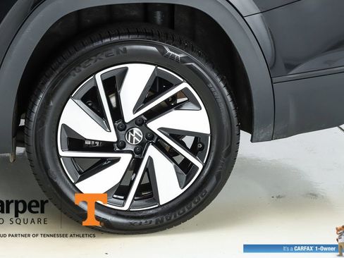 Used 2025 Volkswagen Atlas SE w/ Panoramic Sunroof Package image 46