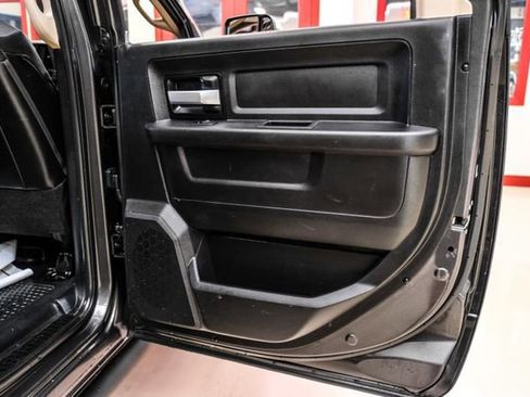 Used 2019 RAM 2500 Tradesman w/ Chrome Appearance Group image 42