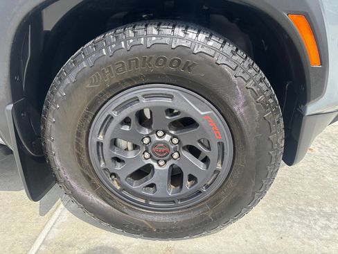 Used 2025 Nissan Frontier Pro-X RWD image 6