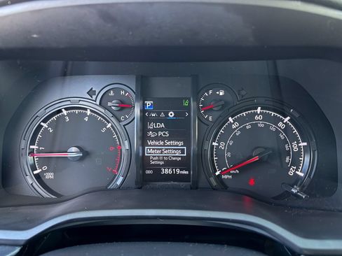 Used 2021 Toyota 4Runner SR5 Premium w/ Moonroof Package AWD/4WD image 31