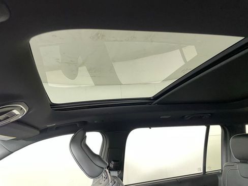 New 2025 Jeep Grand Cherokee L Overland w/ Advanced Protech Group III image 38