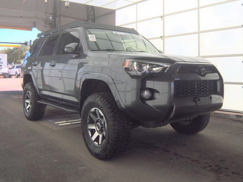 Used 2018 Toyota 4Runner SR5 Premium AWD/4WD image 3