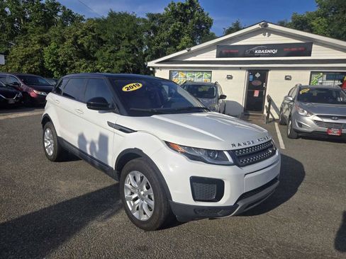 Used 2019 Land Rover Range Rover Evoque SE AWD/4WD image 2