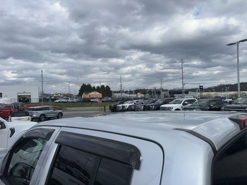 Used 2019 Nissan Frontier SV w/ Value Truck Package image 4