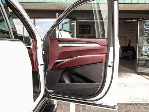 Used 2025 Cadillac Escalade ESV Premium Luxury w/ Touring Package AWD/4WD image 43