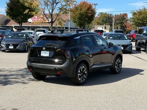 New 2026 Nissan Kicks SV w/ SV Premium Package image 8