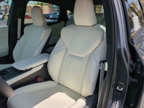 New 2026 Lexus ES 500e AWD/4WD image 11