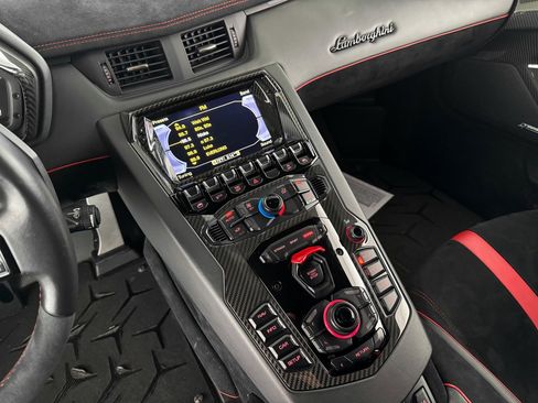 Used 2016 Lamborghini Aventador LP 750-4 Superveloce image 18
