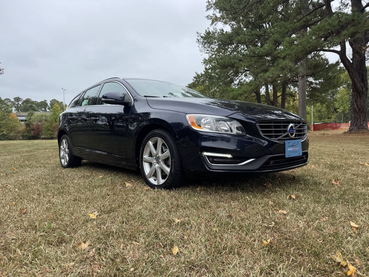 Used 2016 Volvo V60 T5 Premier w/ Convenience Package FWD image 9