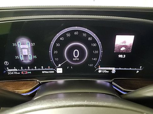 Used 2021 Cadillac Escalade Premium Luxury Platinum AWD/4WD image 17
