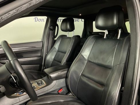 Used 2017 Jeep Grand Cherokee Limited AWD/4WD image 14