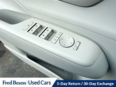 Used 2025 Hyundai Kona SEL image 19