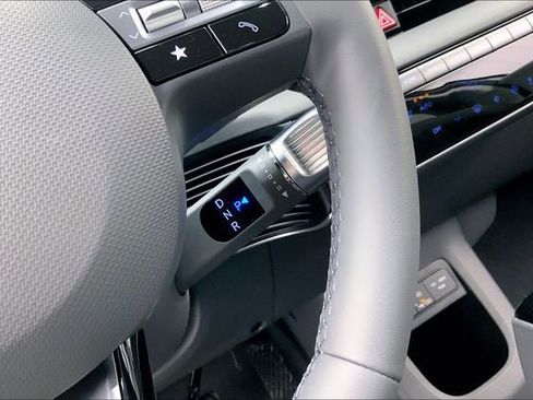 Used 2025 Hyundai Ioniq 5 SE image 9