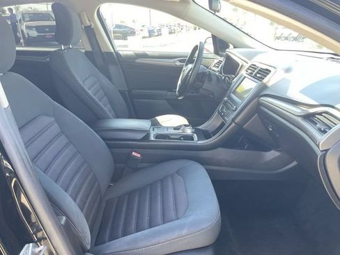 Used 2017 Ford Fusion SE w/ Fusion SE Technology Package FWD image 27