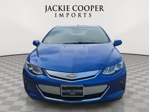 Used 2017 Chevrolet Volt LT w/ Comfort Package FWD image 2