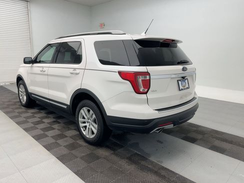 Used 2018 Ford Explorer XLT w/ Equipment Group 202A image 3