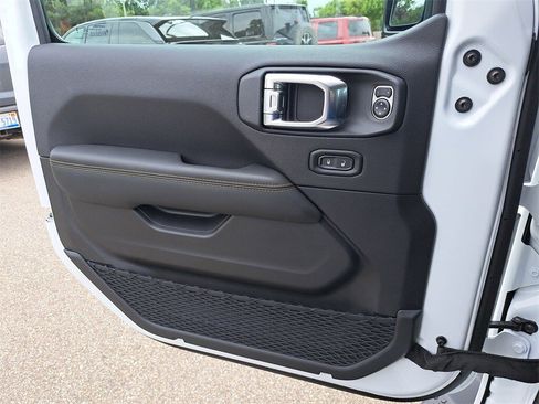 New 2025 Jeep Wrangler Unlimited Sahara image 27