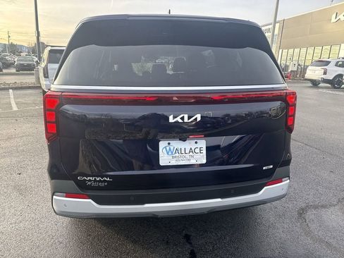 New 2026 Kia Carnival LXS FWD image 5