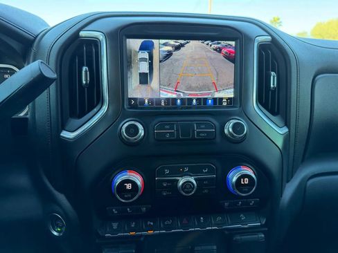 Used 2021 GMC Sierra 2500 AT4 w/ AT4 Premium Plus Package AWD/4WD image 24