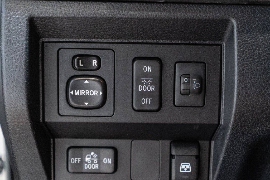Used 2017 Toyota Tundra SR5 w/ TRD Off Road Package AWD/4WD image 22