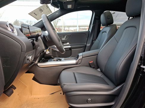 New 2025 Mercedes-Benz GLA 250 4MATIC image 13