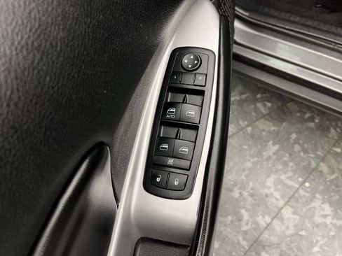 Used 2014 Dodge Journey SXT w/ Flexible Seating Group image 7