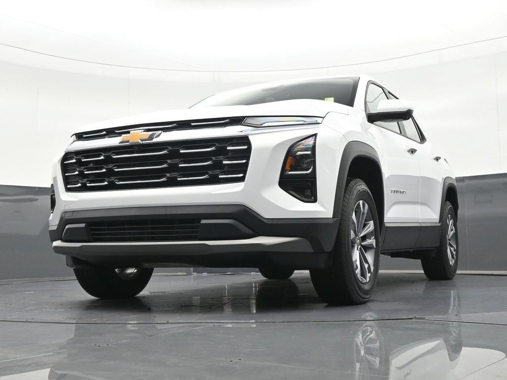 Used 2026 Chevrolet Equinox LT w/ Safety and Technology Package FWD image 25