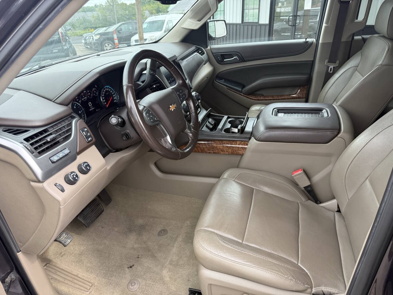 Used 2018 Chevrolet Suburban Premier AWD/4WD image 19