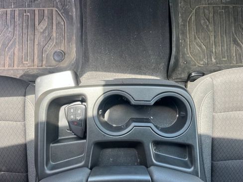 Used 2023 Chevrolet Silverado 1500 LT AWD/4WD image 25