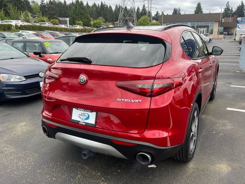 Used 2019 Alfa Romeo Stelvio Ti Sport w/ Quick Order Package 22S Sport AWD/4WD image 7