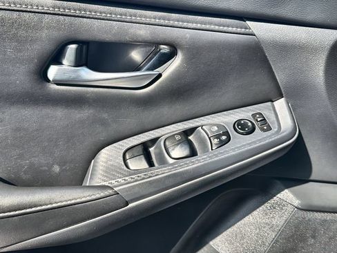 Used 2024 Nissan Sentra SV FWD image 13
