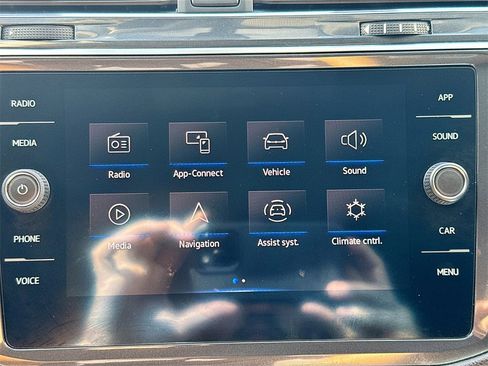 Used 2021 Volkswagen Tiguan SE image 15