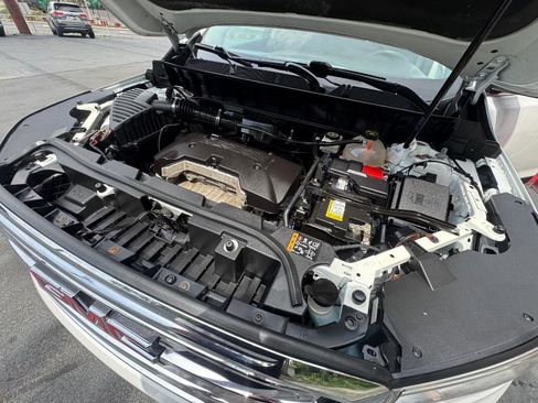 Used 2018 GMC Acadia SLE FWD image 34
