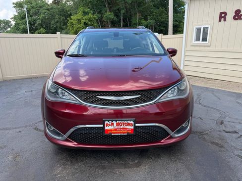 Used 2017 Chrysler Pacifica Touring-L Plus FWD image 8