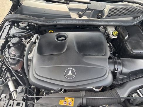 Used 2020 Mercedes-Benz GLA 250 4MATIC w/ Premium Package image 33